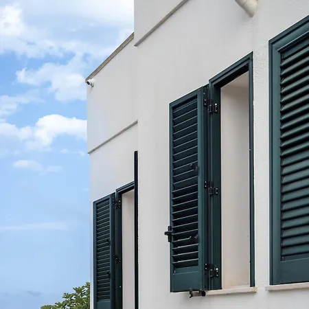 Muma House Апартаменти *